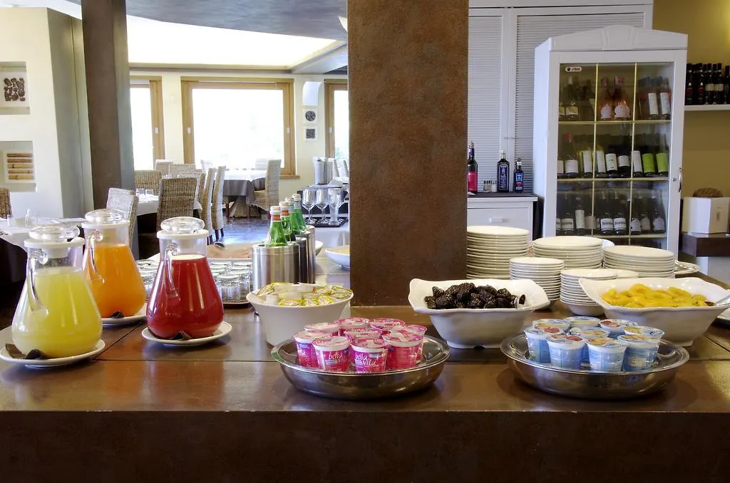 Hotel La Perla Del Golfo Procchio  Italy