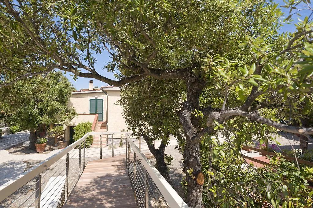 Hotel La Perla Del Golfo Procchio  Italy