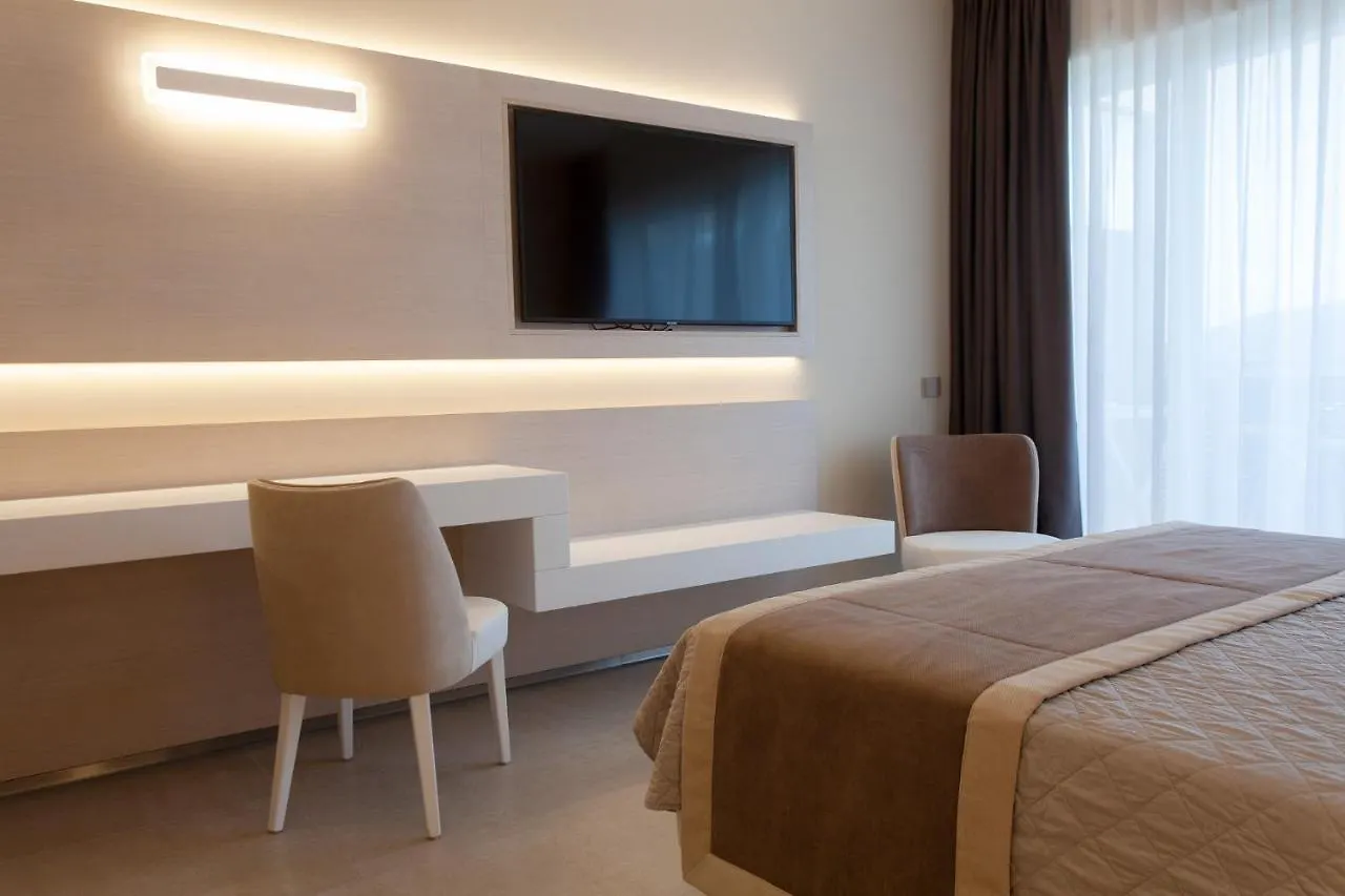 ****  Hotel La Perla Del Golfo Procchio  Italy