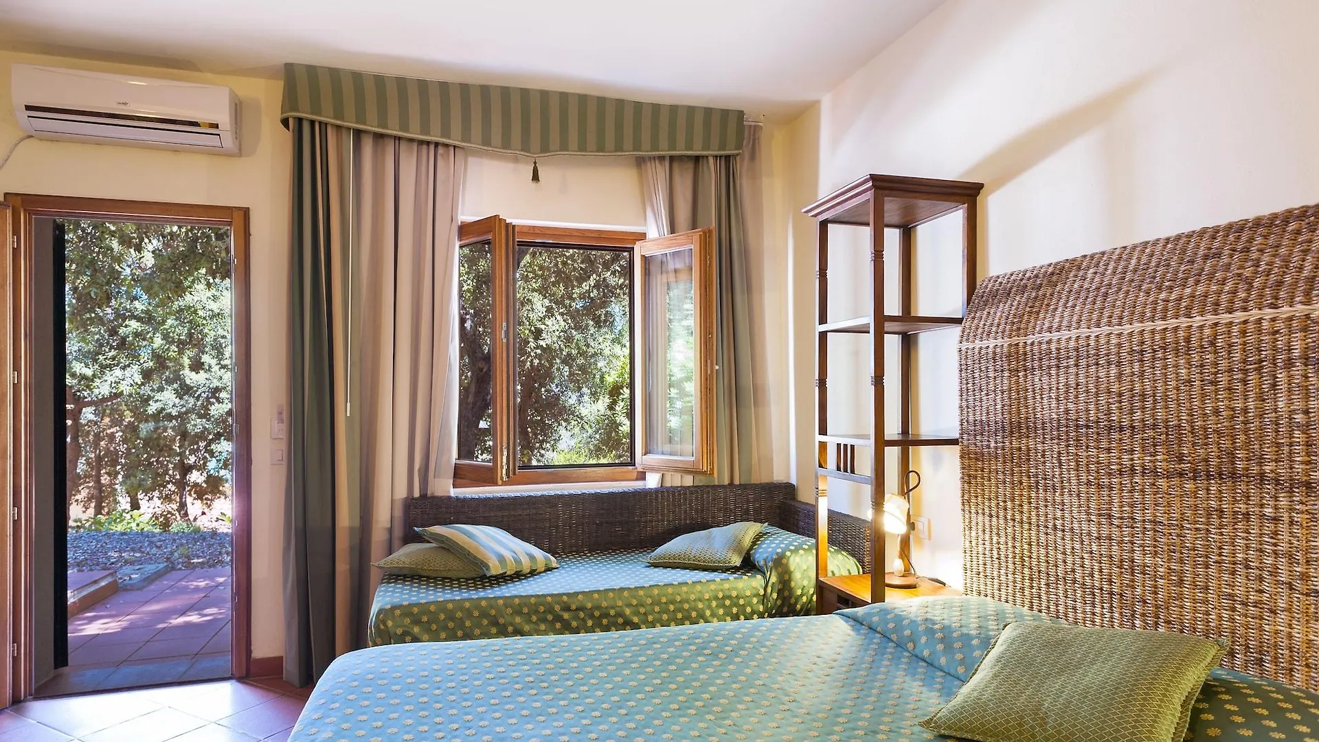 Hotel La Perla Del Golfo Procchio