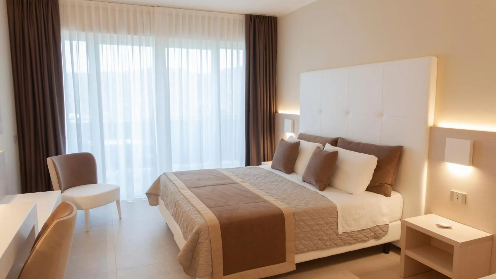 Hotel La Perla Del Golfo Procchio