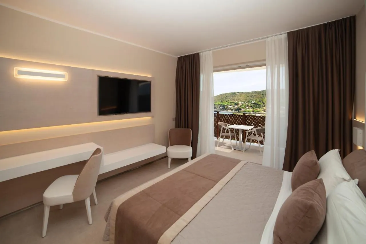 Hotel La Perla Del Golfo Procchio
