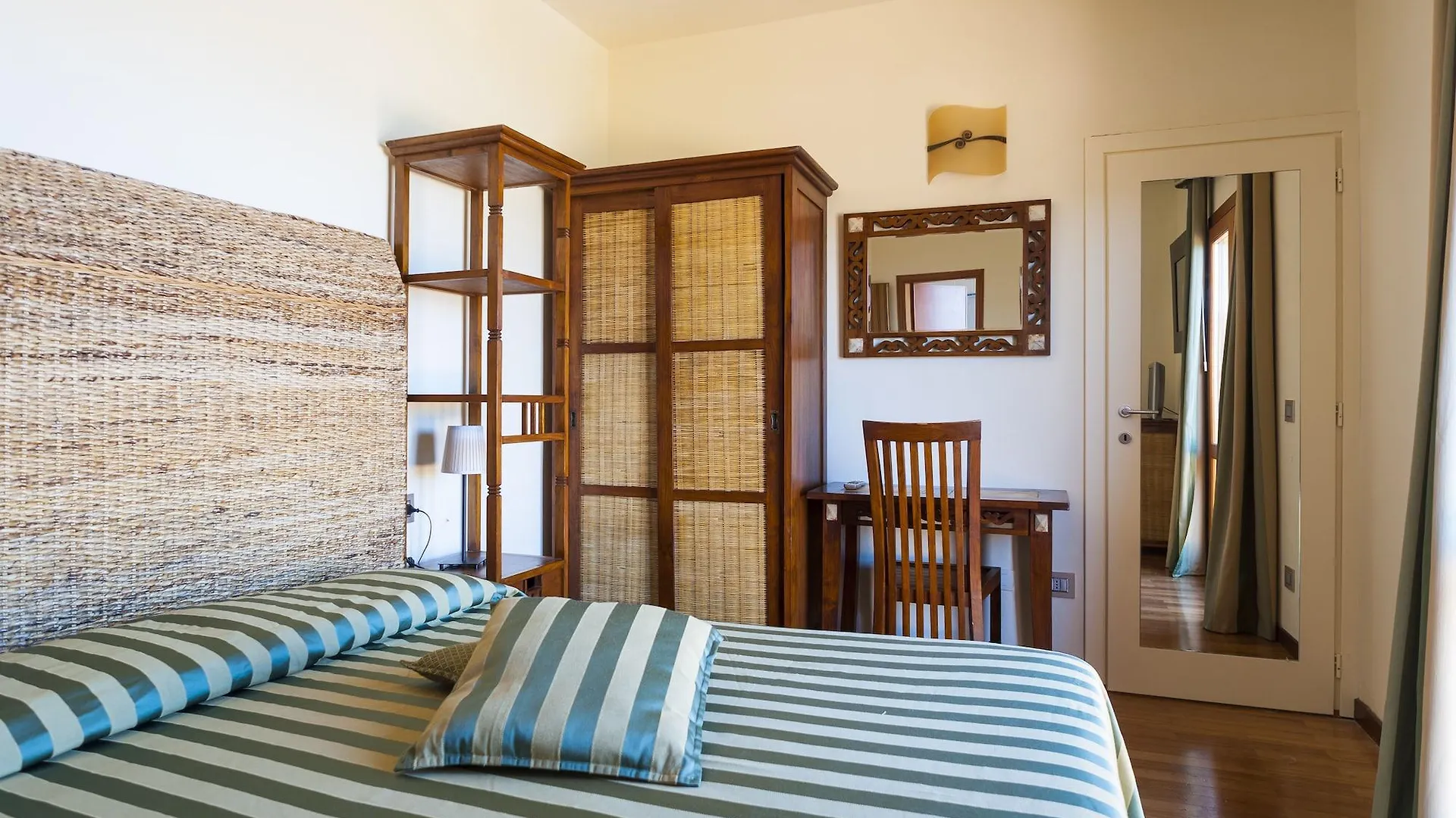 Hotel La Perla Del Golfo Procchio