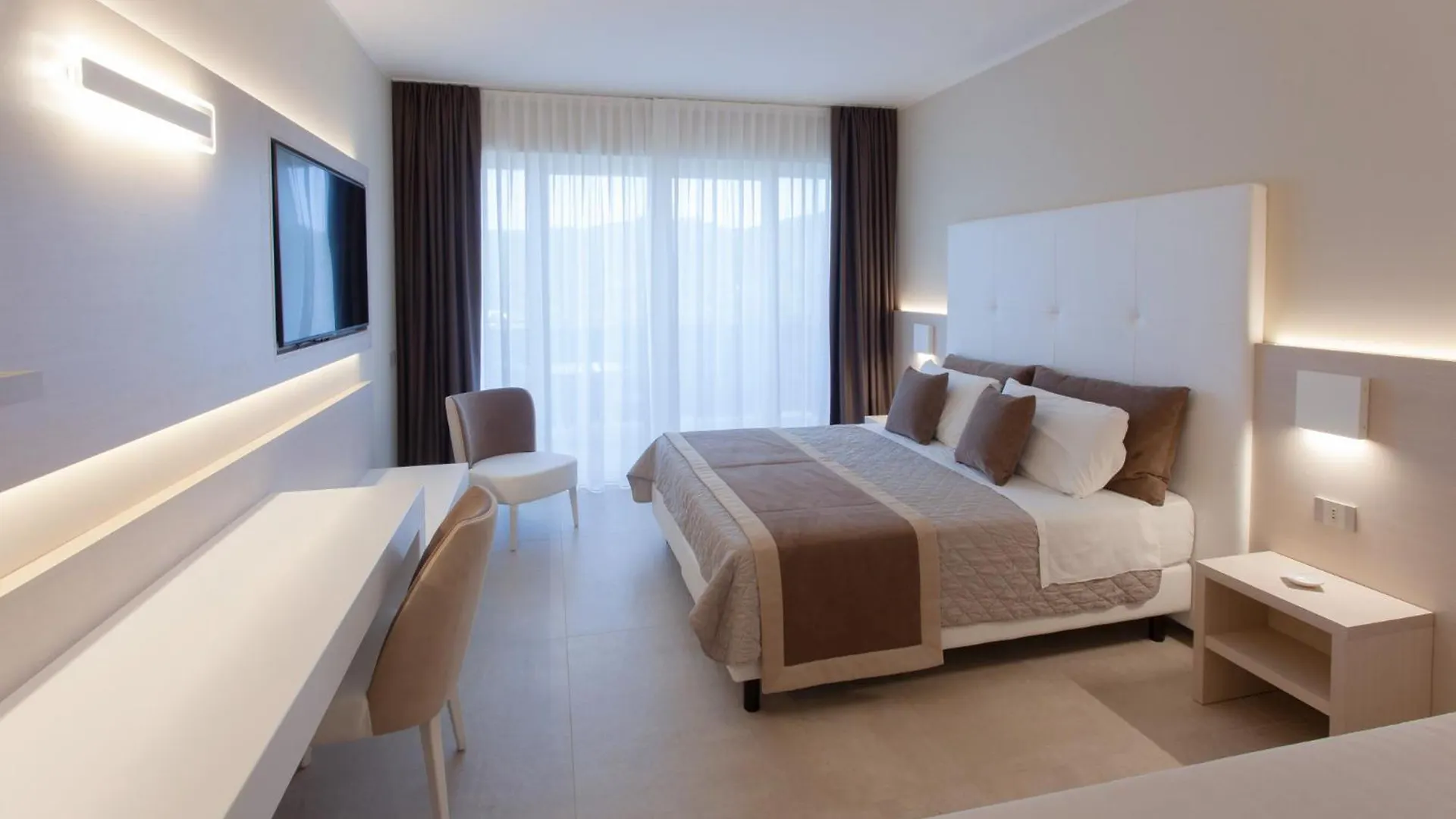 Hotel La Perla Del Golfo Procchio